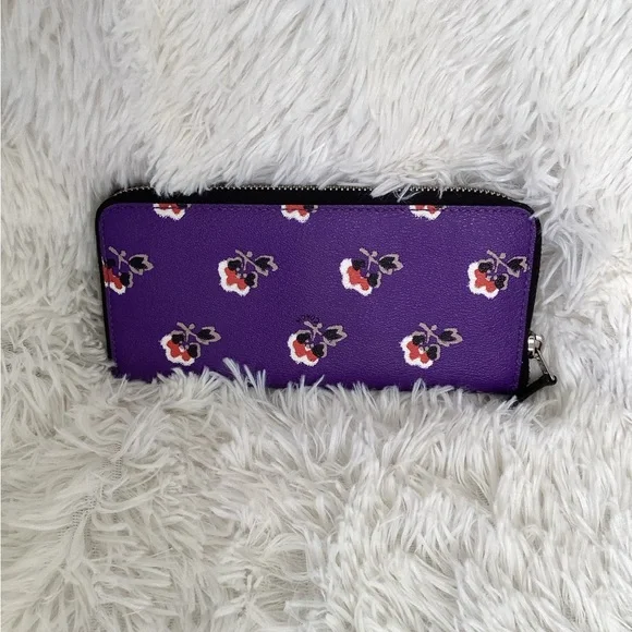 Coach bramble rose flower accordion wallet